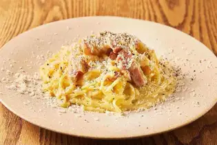 Carbonara Rich ~Meltingly Soft Fresh Pasta~