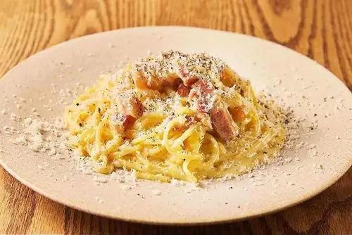 カルボナーラ・リッチ ~とろける生パスタ~