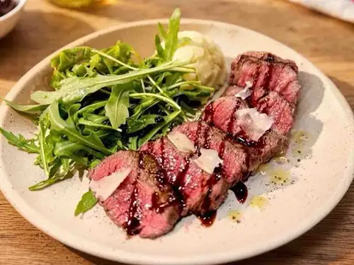 贅沢国産牛のタリアータ ～とろける肉の旨味～
