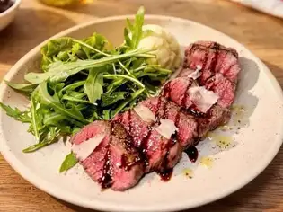 贅沢国産牛のタリアータ ～とろける肉の旨味～