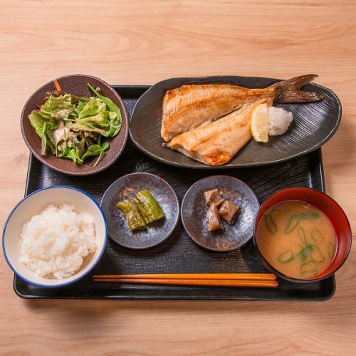 ボリューム満点！人気のランチ定食メニュー