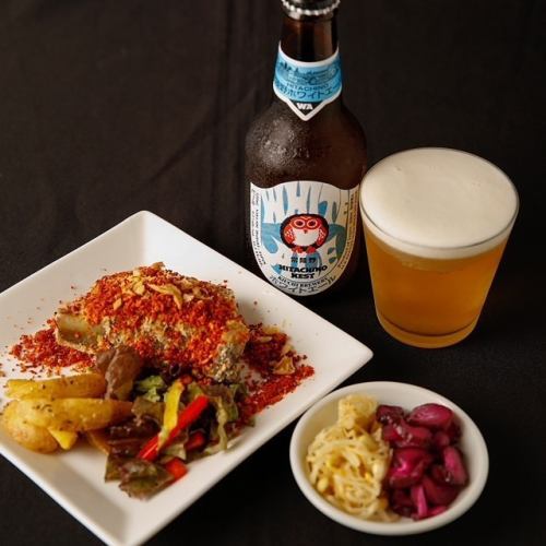 [A shop where you can drink craft beer] Domestic craft beer x spicy spare ribs! Comes with a small plate of snacks