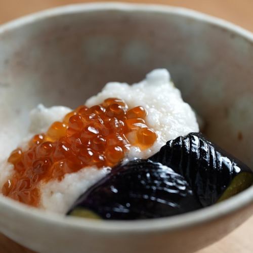 Deep-fried eggplant ~ topped with melty salmon roe ~