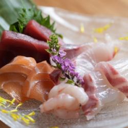 Assortment of 5 kinds of sashimi