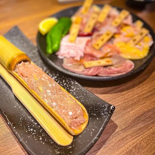 厳選地鶏を炭火七輪で♪セルフスタイルの焼き鳥専門店☆
