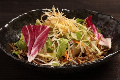 カリカリじゃこと豆腐の香味サラダ