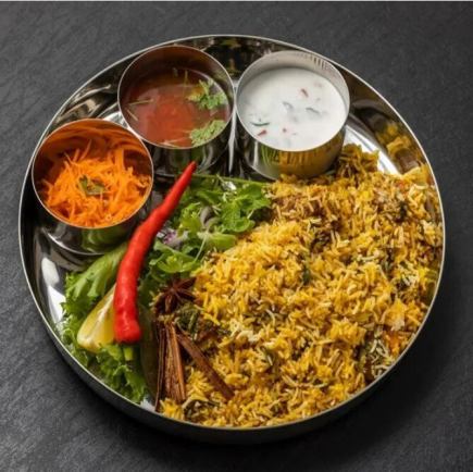 【추천】 볼륨 만점! 향신료 좋아 필견 치즈 비리 야니 포함 호화 8 품 3 시간 음료 무제한 포함 3650 엔