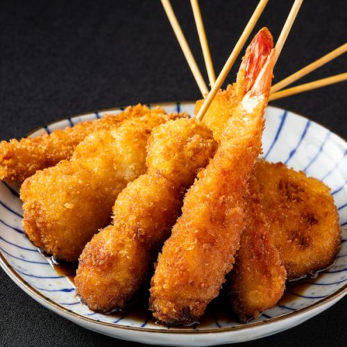 四種口味的什錦炸串