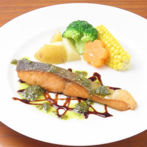 サーモンのポワレ