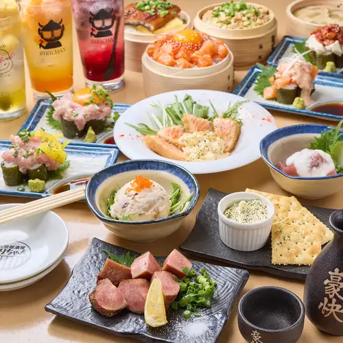 时令鱼、肉和蔬菜