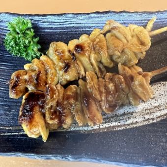 鶏皮串/レバ串/豚バラ串