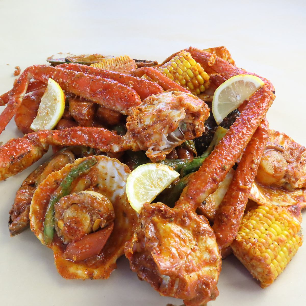 北海道の恵み！こだわりの海鮮類を手づかみで豪快に味わえます♪