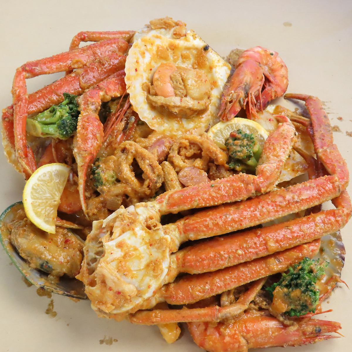 ゆったり寛げるソファー席！ご友人同士やカップルでのお食事にも