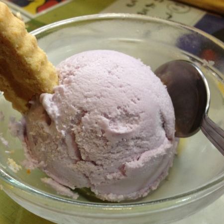 沖縄ブルーシールアイス（紅芋/塩ちんすこう）