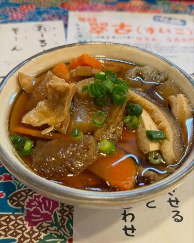 We serve beef tendon stew only on weekends.
Sorry I haven't been able to post because my phone has been acting up.
It's peaceful these days.
#Distraction from the raccoon
#Okinawa cuisine
#Okinawa Izakaya
#NewSapporo
#Awamori