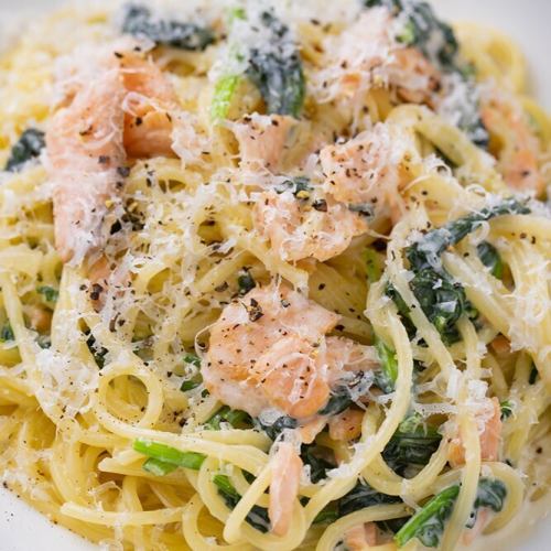 Smoked salmon and spinach in cream sauce