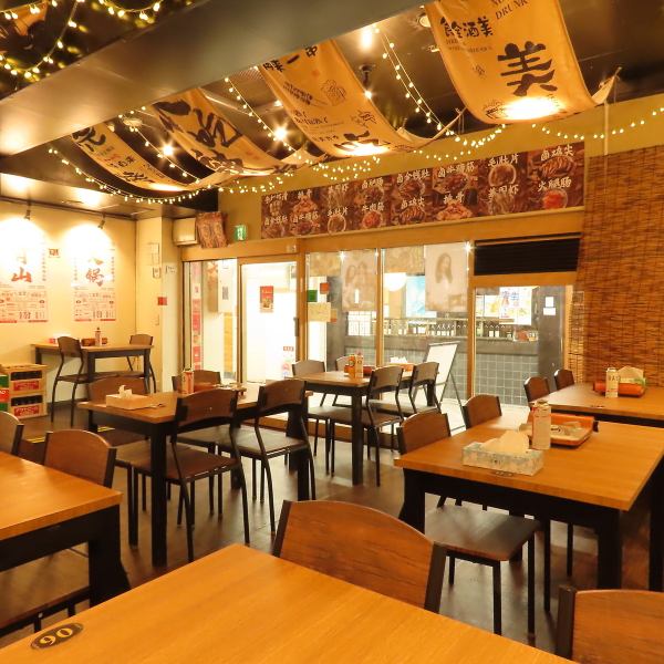 大森にいながら中国にトリップした気分を味わえる『青山小火鍋 東京大森店』では、本場中国で買い付けたインテリアの数々がございます。火鍋を食べながら是非ゆっくりおくつろぎください。