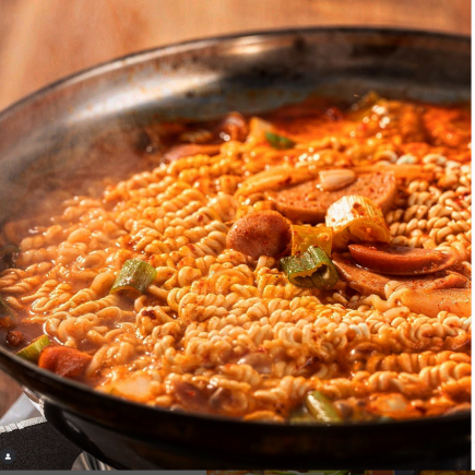 [2-hour all-you-can-drink included] Budaejjigae course! 7 dishes including popular dishes like budaejjigae and chijimi!