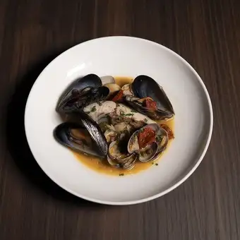 本日の鮮魚のアクアパッツァ