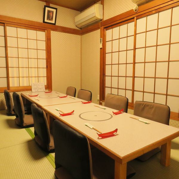 There are also Japanese-style table seats on the 2nd floor.Up to 8 people can be used.If you prefer a table seat rather than a tatami room, please contact us.To the 2nd floor, please take off your shoes on the 1st floor.