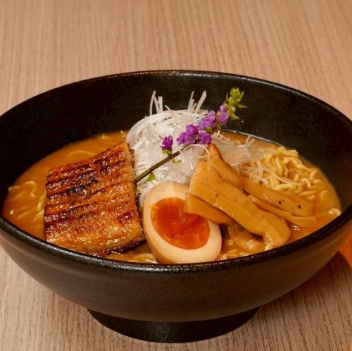 鰻パイタンラーメン