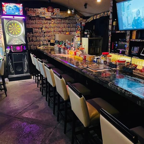 当店は、まるでおとなの秘密基地のような雰囲気が魅力★仕事帰りのサク飲みや仲間との飲み会、2次会利用にもお薦めです♪