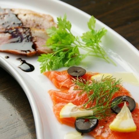 Two kinds of king salmon and duck carpaccio