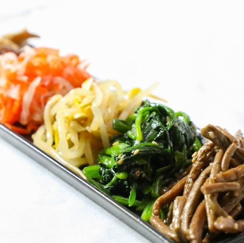 Assortment of 5 kinds of namul