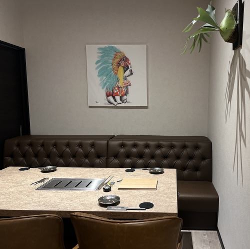 The two private rooms can be connected for group use.