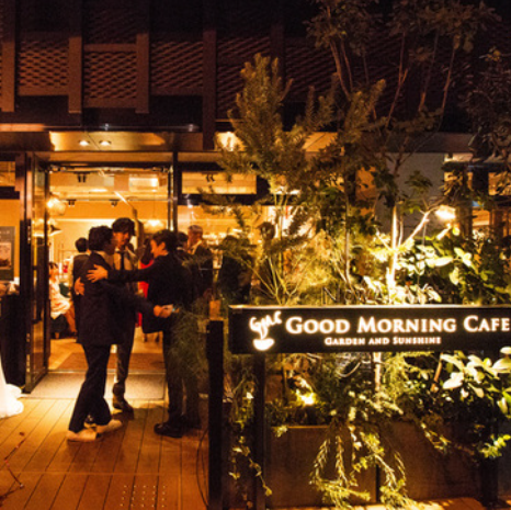 【夜風心地よい〈テラス席完備〉◎人気の為ご予約はお早めに!】友人同士で、会社の同僚同士などで是非ご利用ください♪★千駄ヶ谷駅、国立競技場駅から徒歩3分。都会にひっそりと佇む隠れ家レストラン。テーブル席・ソファ席・カウンター席・テラス席をご用意。