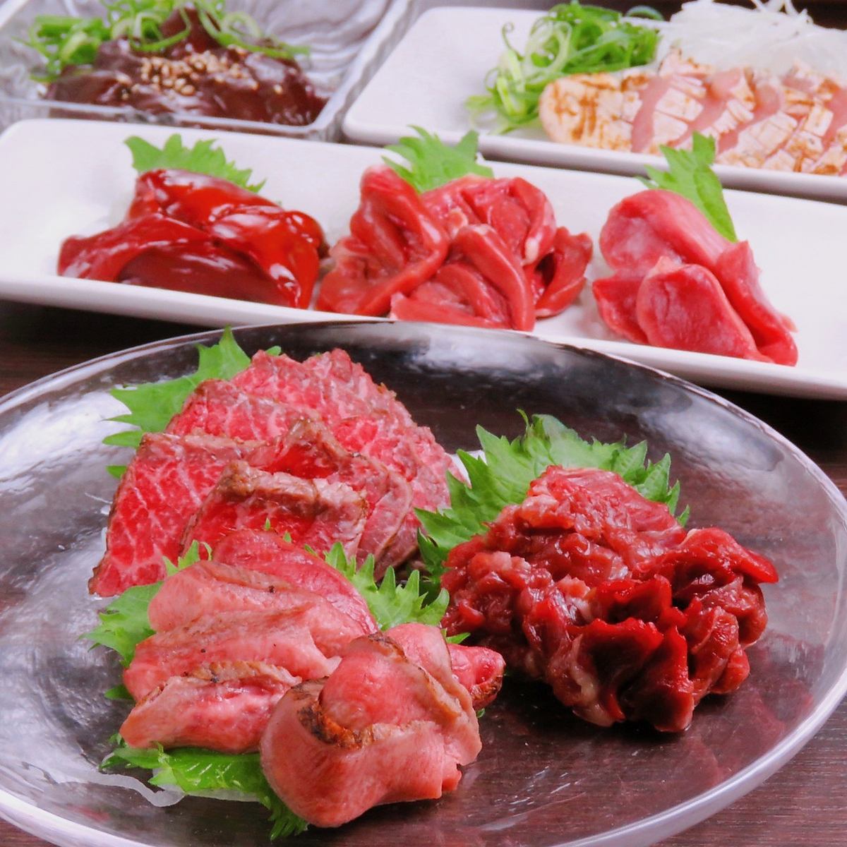 In addition to our carefully selected free-range chicken, we also offer horse sashimi, tongue sashimi, and beef sashimi.