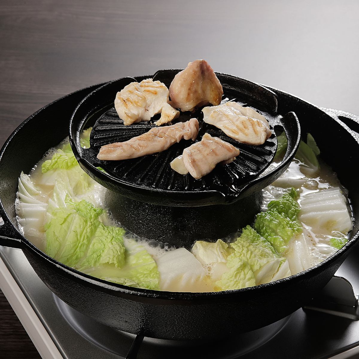 名物鶏焼肉鍋が楽しめる店★