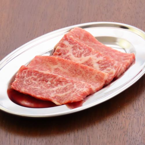 【格安価格で味わえる】和牛カルビ768円(税込)