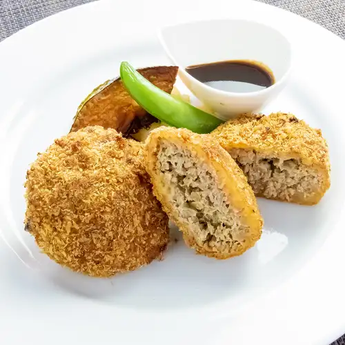 国産玉ねぎをたっぷり使用したふっくら食感