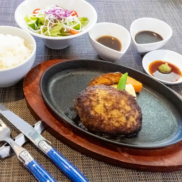 【希少和牛の旨味】鉄板ハンバーグセット◆選べるソース