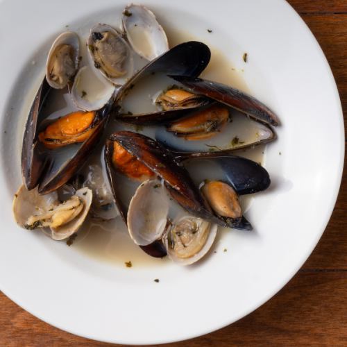 Clams and mussels steamed in white wine