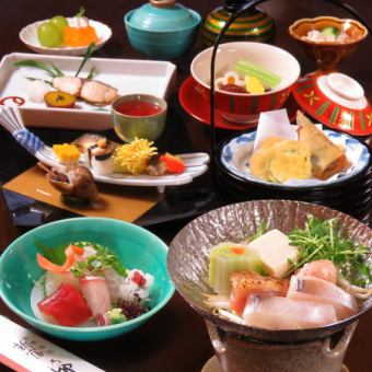 【迷你怀石套餐】时令生鱼片、烤鲜鱼等9道菜品4,400日元♪