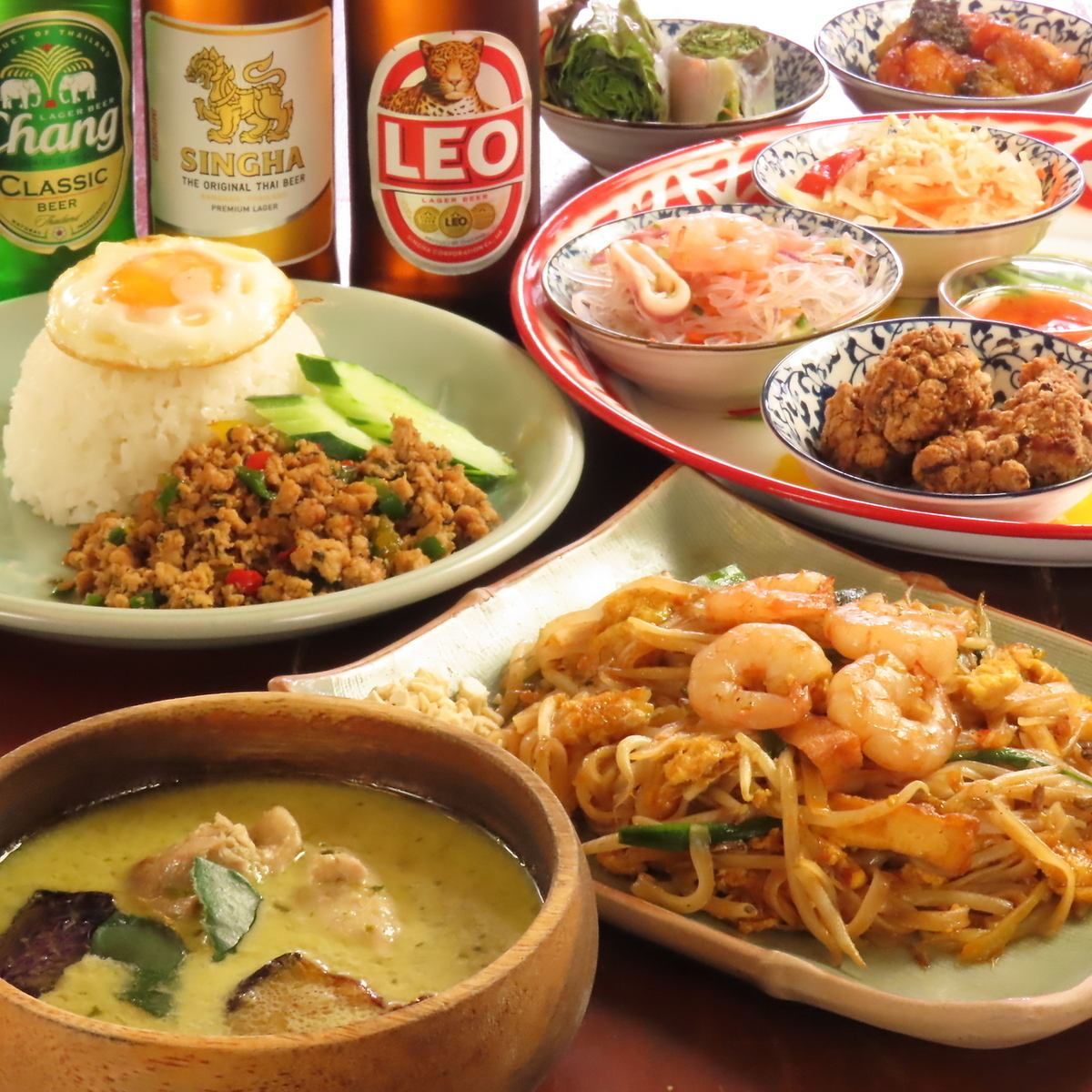 본고장 거리의 맛과 향기! 역 앞에서 부담없이 즐기는 태국 요리와 술을 동시에 즐기는 아시아 술집