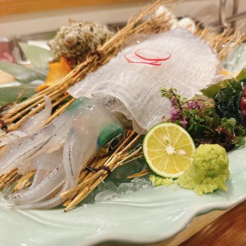 The clear sweetness of live squid.A luxurious experience unique to Hakata.