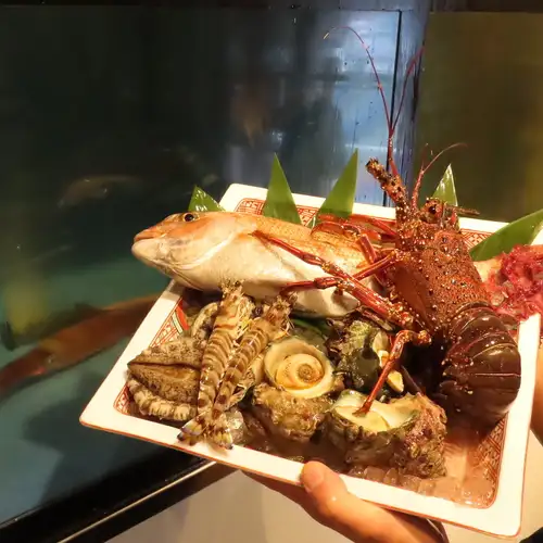 Directly from the fish tank to the customer