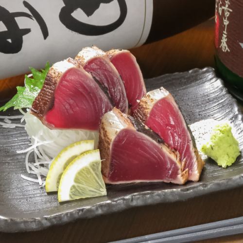 Specialty !!! Skipjack tuna and natural yellowtail is 180 yen !!!