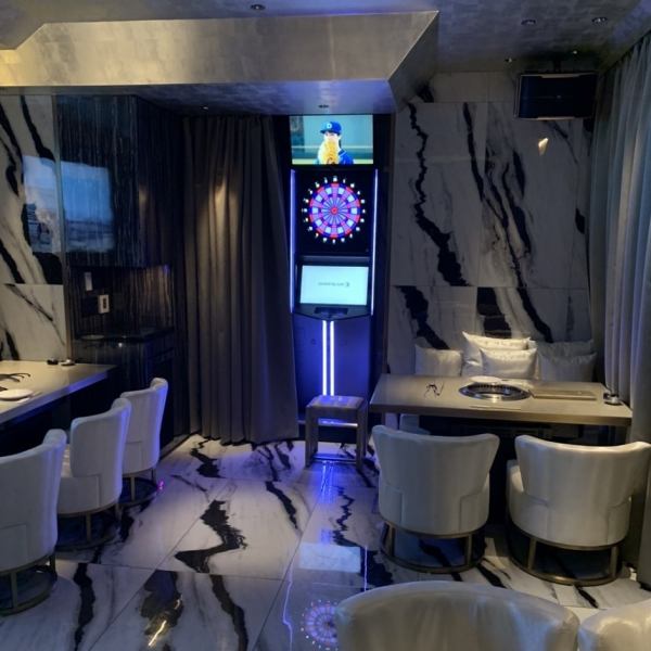 You can relax and use it for various occasions, from everyday use to dates, business entertainment, group dates, girls' nights, and welcome/farewell parties.If rented exclusively, the venue can accommodate up to 25 people.Comes with darts.