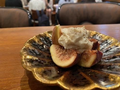 Fig with Shiraae sauce