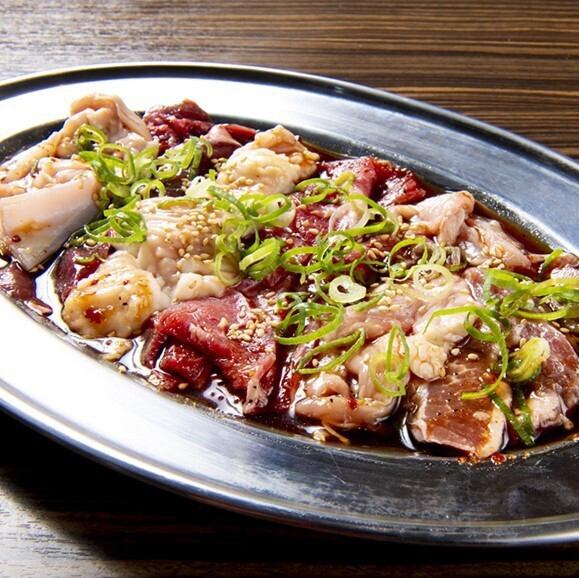 名物ホルモン盛り合わせ