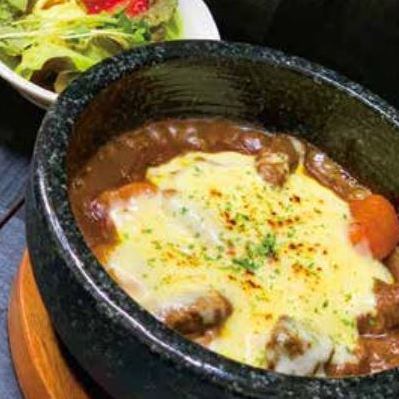 Stone-grilled cheese curry set meal