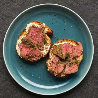 レバーとサワークリームの贅沢バケット