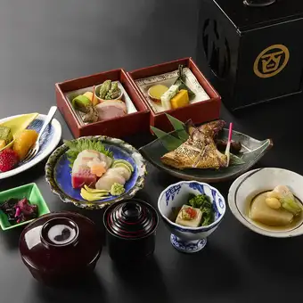 【런치】 백족 가게 밥상 4,400엔