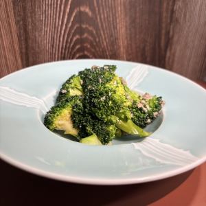 綠花椰菜配鯷魚