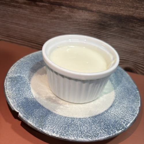 【Dolce】自家製杏仁豆腐~季節のフルーツソース添え~