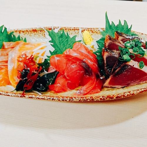 Assorted sashimi platter